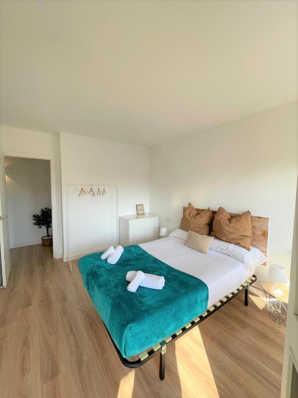 Apartamento Con Piscina Y Gran Terraza Con Vistas - Muy Cerca De La Playa, El Centro Y La Estacion Leilighet Vilassar De Mar Eksteriør bilde
